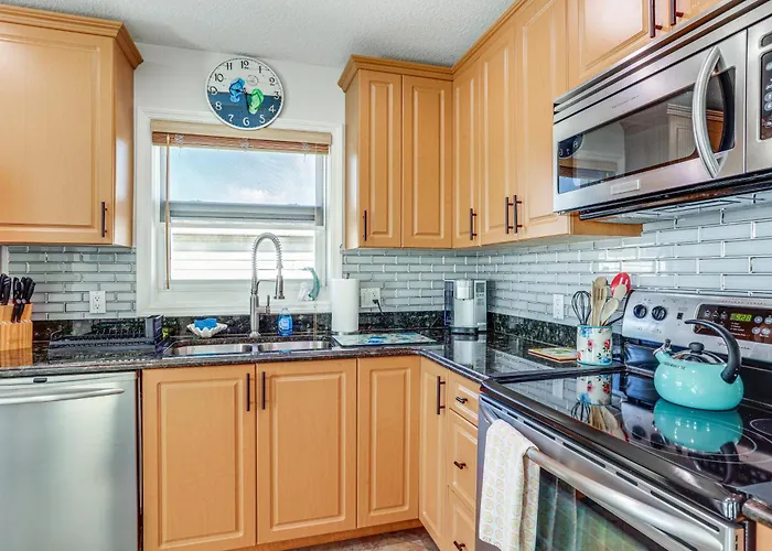 South Hutchinson Island Cottage W/ Beach Access!