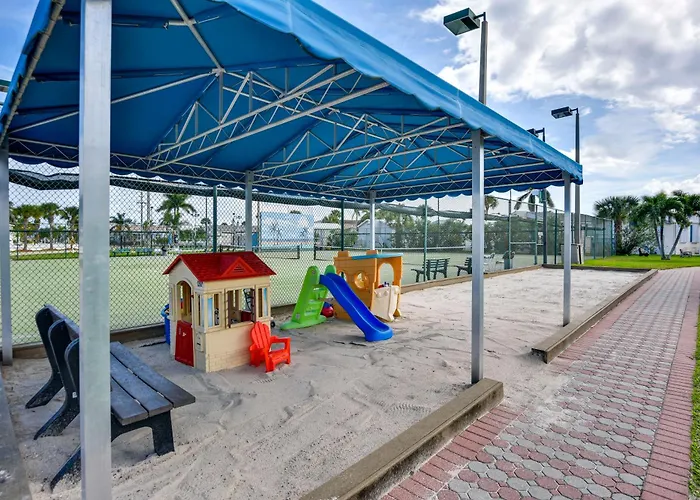 Nettles Island Jensen Beach Home: Walk To Ocean!
